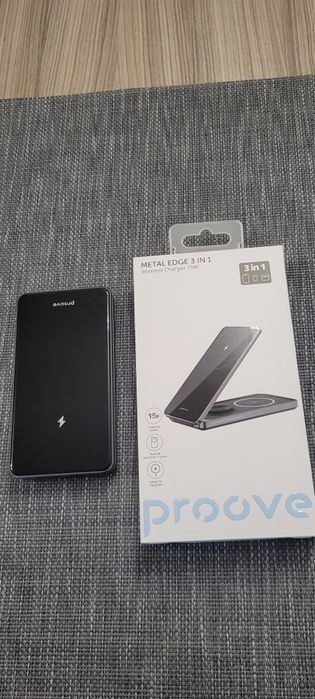 Беспроводное зарядное устройство.