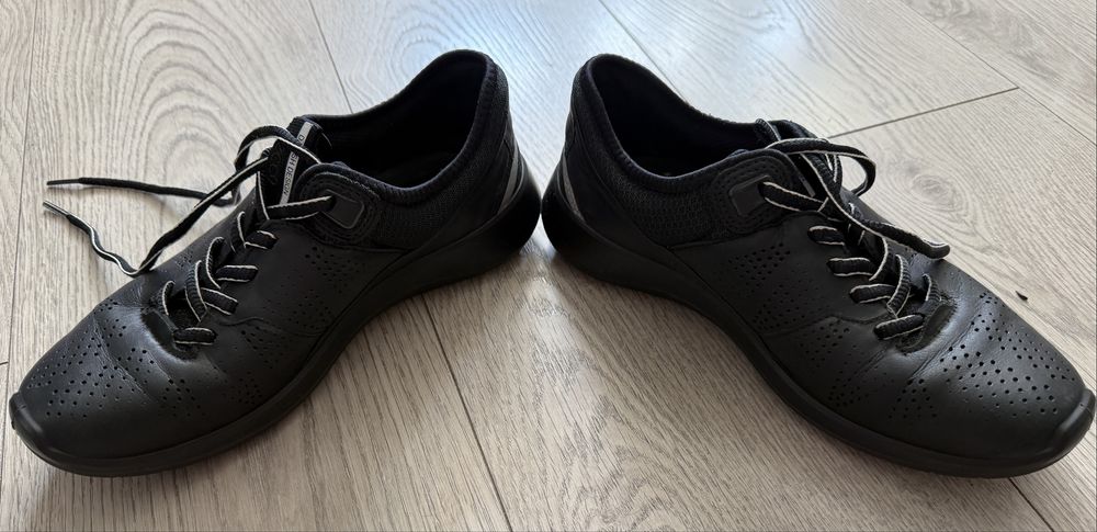 Buty sportowe skòrzane Ecco damskie r.37