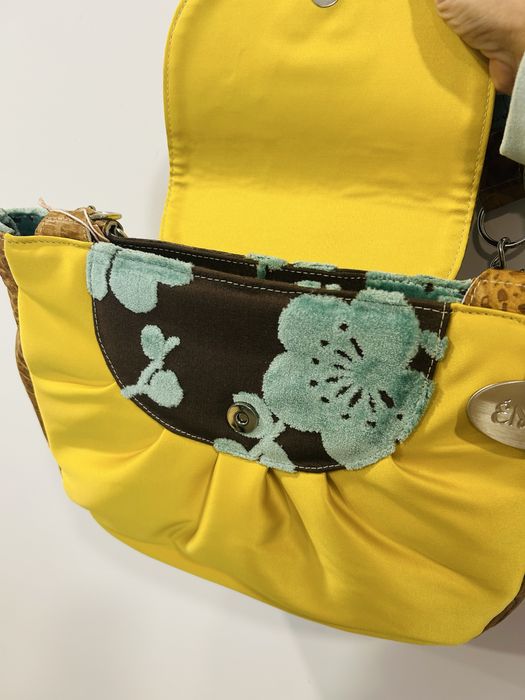 Mala  de ombro ÉMOI  nova, em tecido com apontamentos em pele