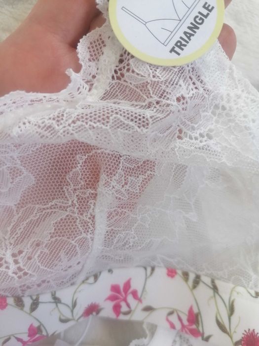Biustonosz trójkątny, koronkowy Sinsay, rozmiar S, nowy