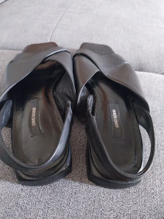 Gino Rosi r 39 skórzane sandalki