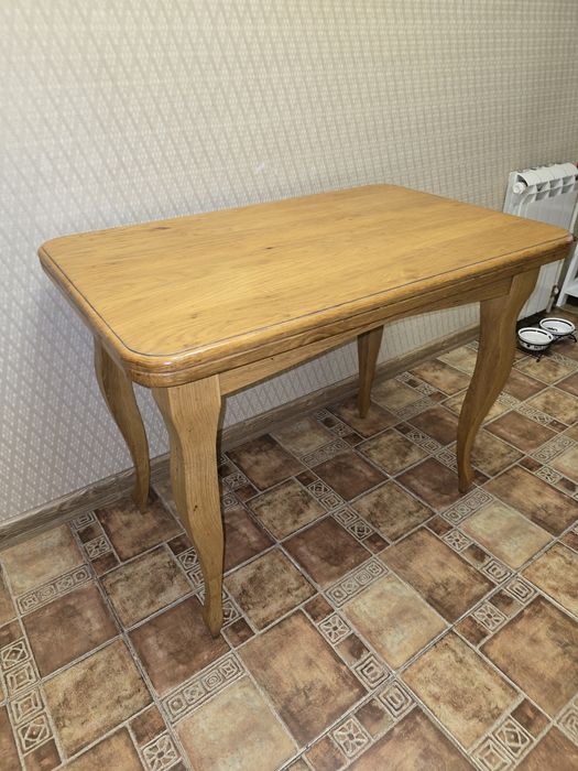 Продам кухонный стол