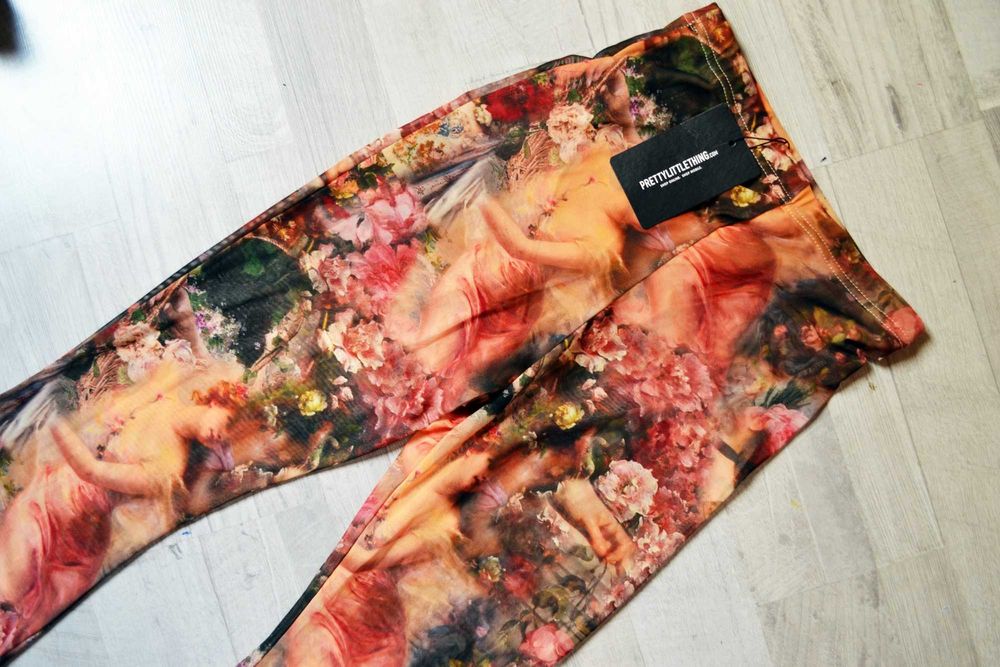 Spodnie dzwony malarski print Obraz malarstwo PrettyLittleThing S