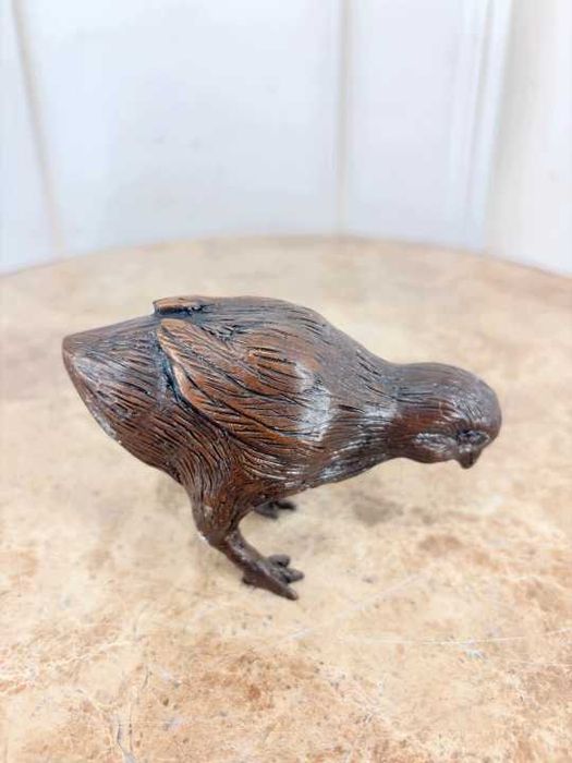 Figurka Kurczaka z Brązu – Rzeźba Dekoracyjna – Miniatura