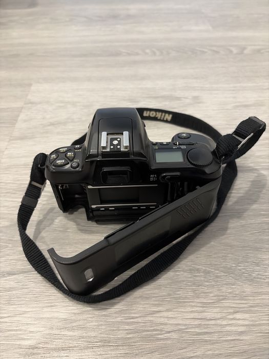 Nikon F-601 (tested and functional)64737765962371123