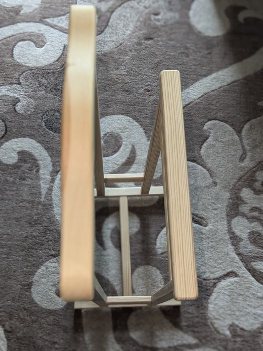 Вішалка-стійка для одягу