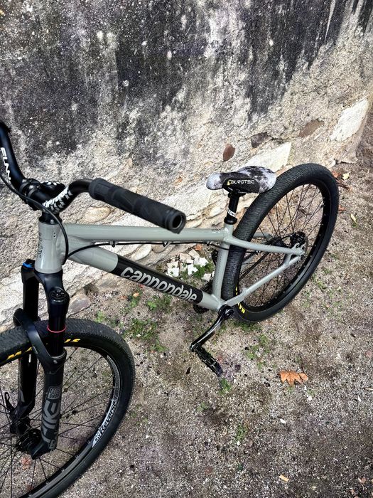 Bicicleta Dirt Jump Cannondale Dave 2022
