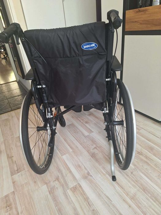 Wózek inwalidzki ręczny Invacare Action 3 Nowy.