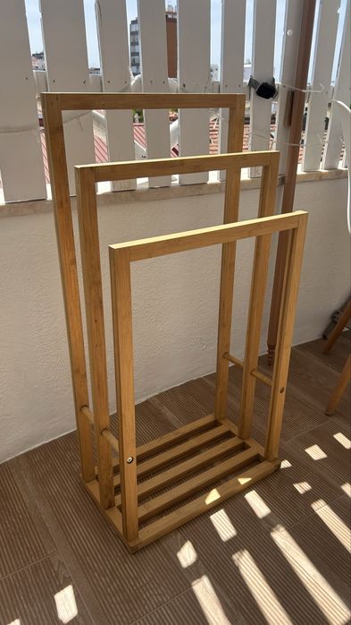 Porta-toalhas em bambu – 3 níveis – Como novo