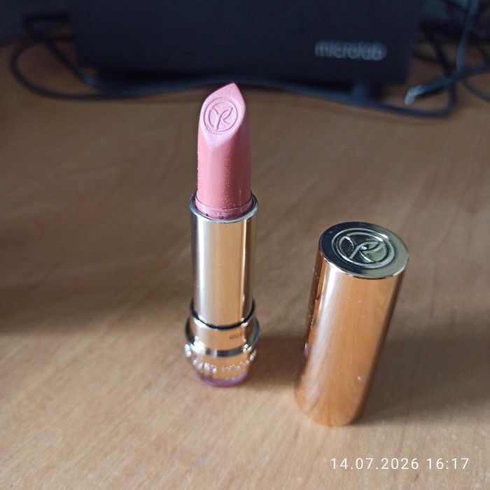 Лубни помади Avon - Yves Rocher - Flormar