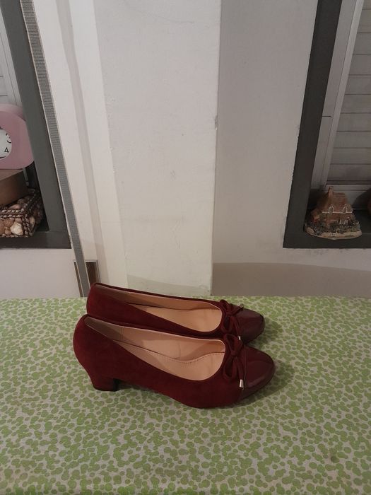Vendo Sapatos de Senhora muito bonitos como novos