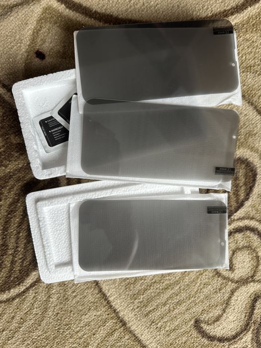 Продам 3 скла на Iphone 14 Plus Антишпигун