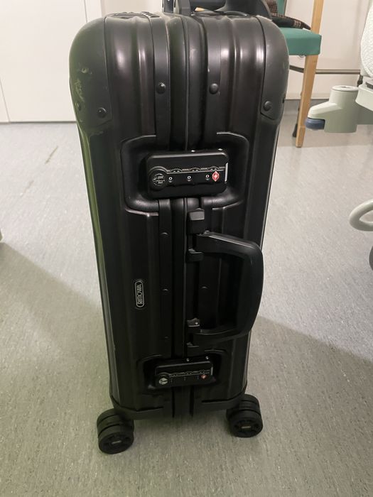 Rimowa SuitCase Aluminio preta