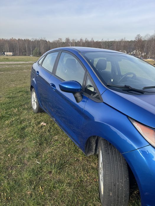 Ford Fiesta Sedan