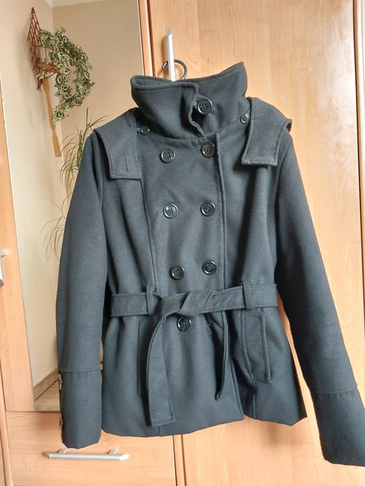 Płaszcz damski -krotki.