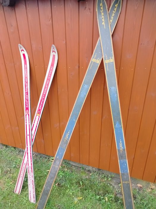 Stare antyczne narty