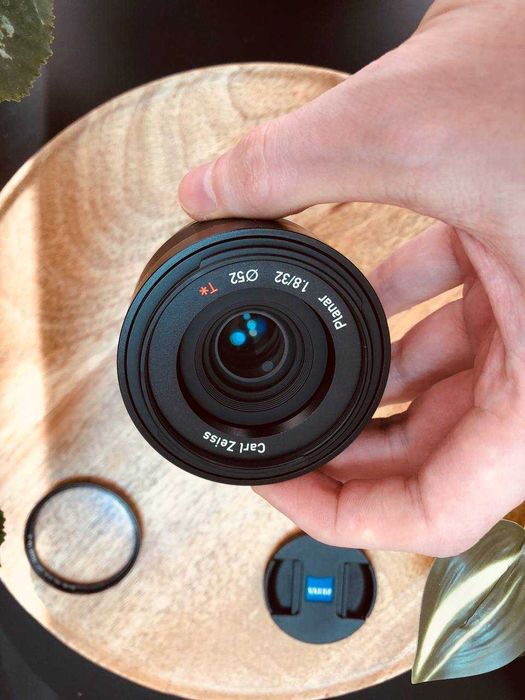 Обєктив Carl Zeiss Touit Planar 32mm f/1.8