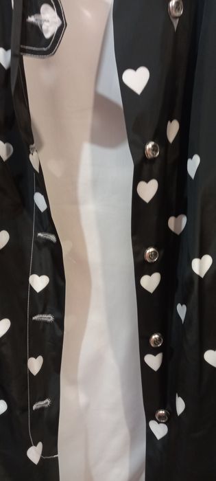 Плащ сердечко чорний