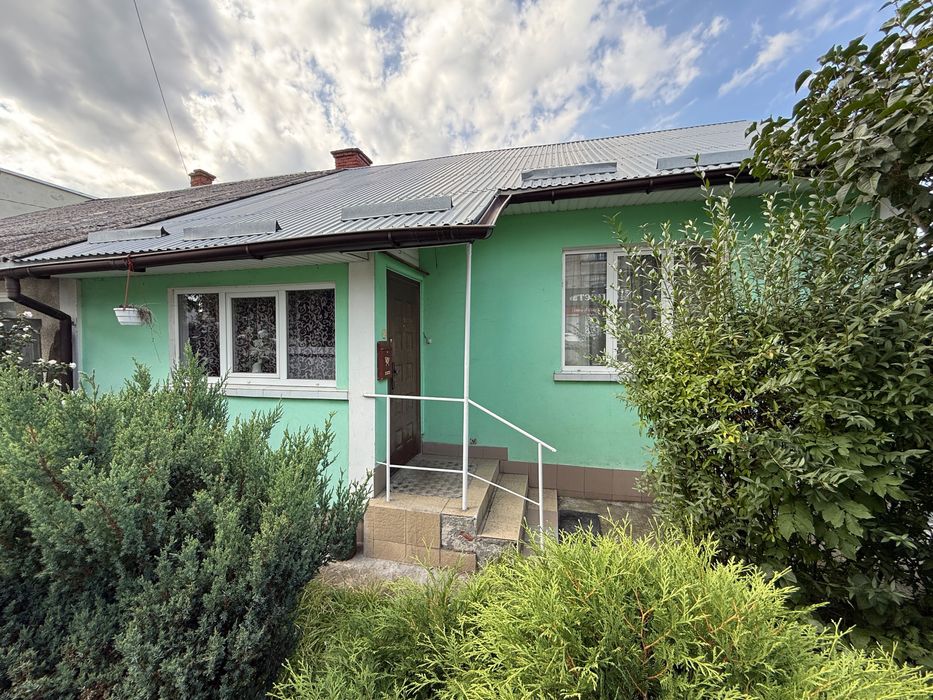 Половина Будинку в гарному районі міста. Ділянка 5 сот.!Вул.Бачинської