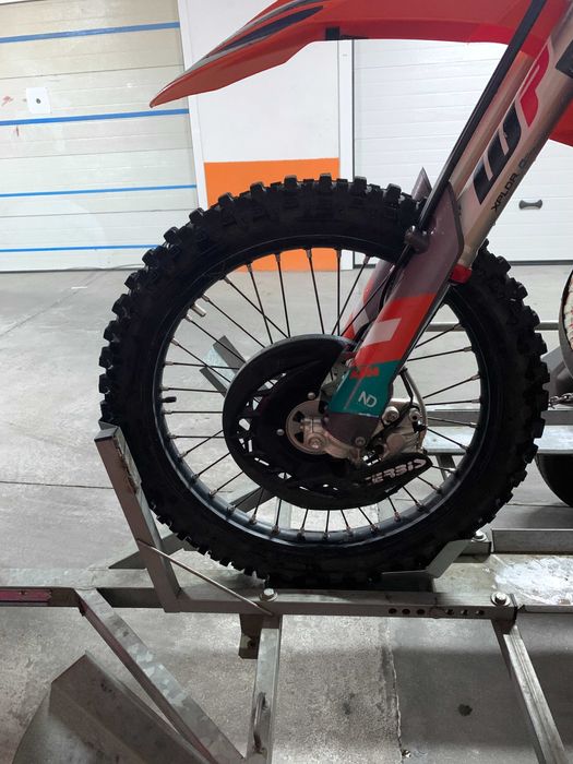 atrelado 03 motas, Toniauto