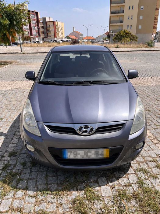 Hyundai i20 1.4 a gasolina, automático, de 2010, com 132.982 km
