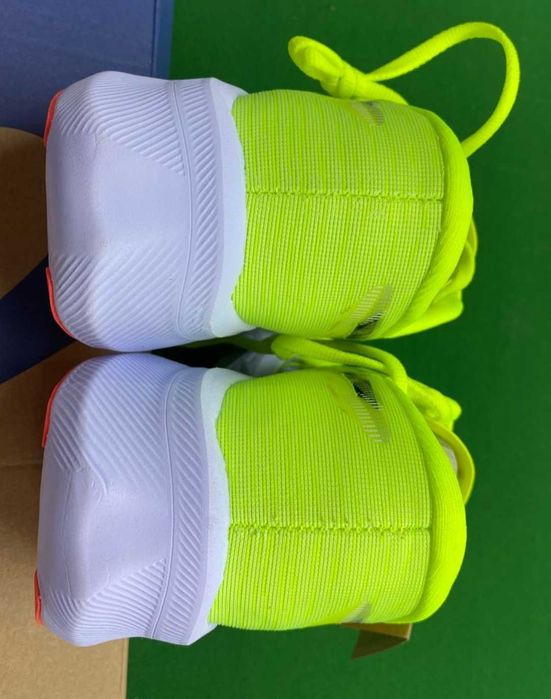 Buty do biegania Asics Magic Speed 4 .