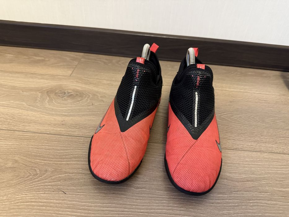 Сороконожки Nike phantom vsn 37.5 розмір