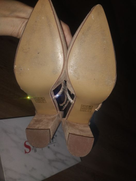 Buty na słupku r.39