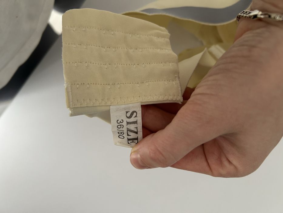 Бюст для годування