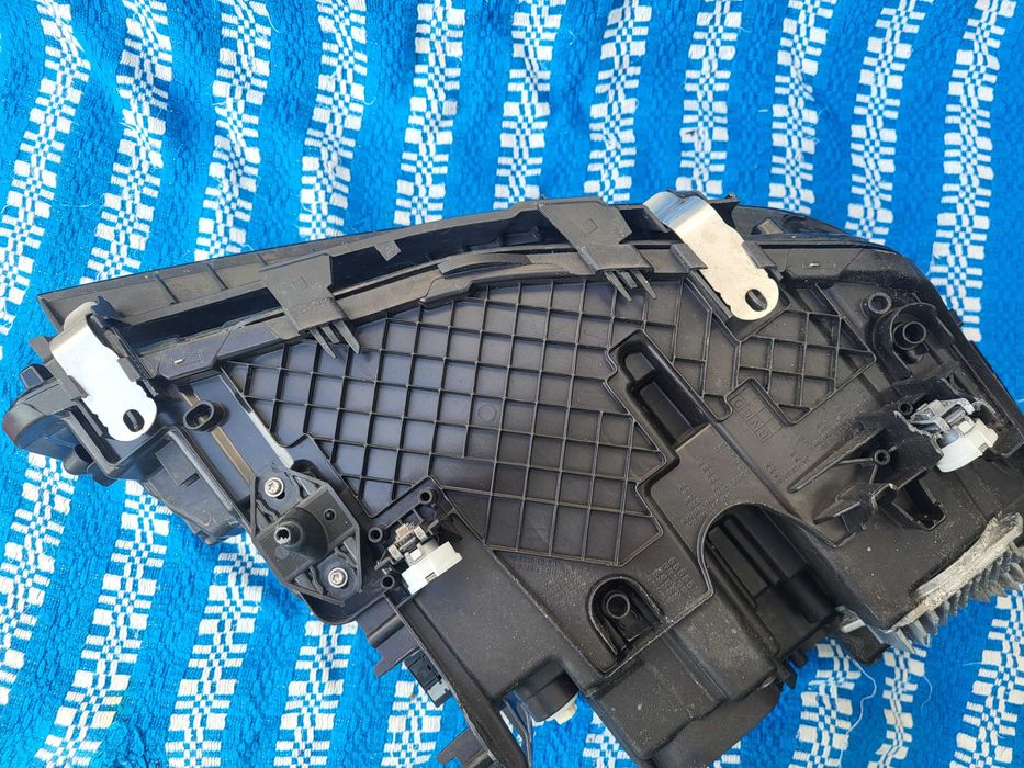 Lampa przód lewa BMW 5 G30 G31