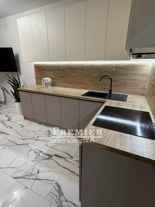 Продам 2-кімнатну квартиру 65 кв.м