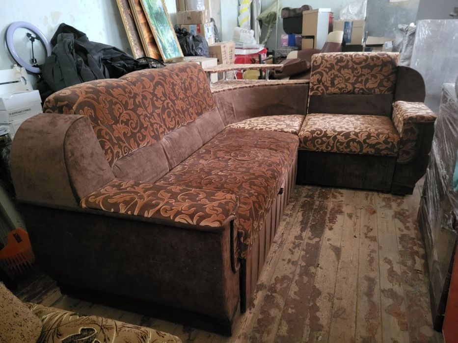 Продам вугловий диван