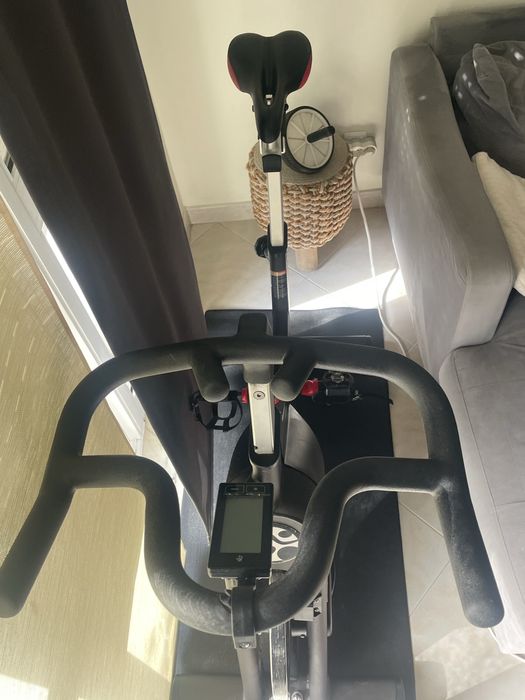 Life Fitness IC2 Indoor Cycling Bike + Mat & Cleaning Kit. Pickup only