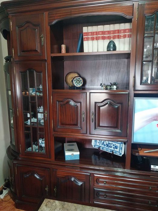 Móvel de sala em Mogno