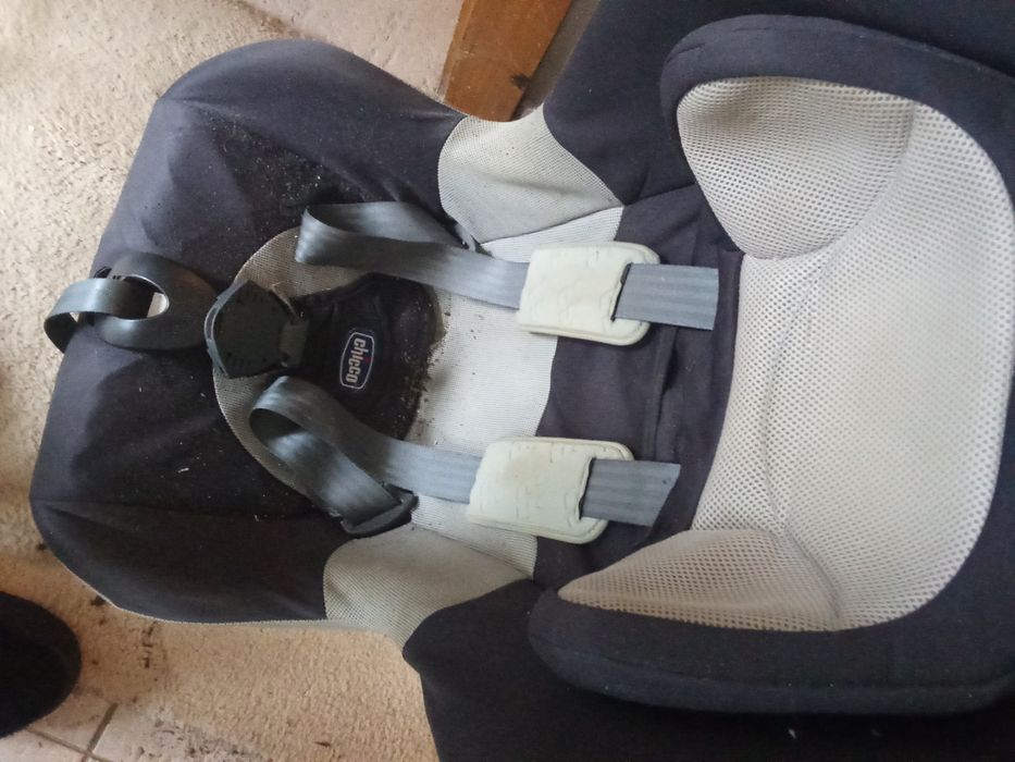 Cadeira Auto 9-18Kg  da Chicco  em bom estado