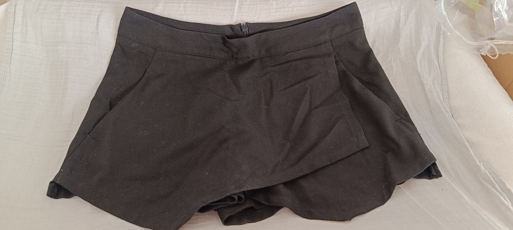 Calções da Stradivarius