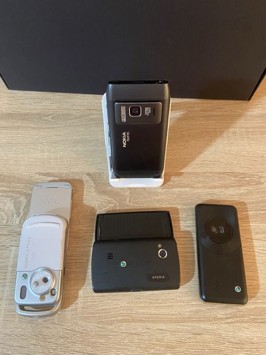 Мобильный телефон Nokia N8