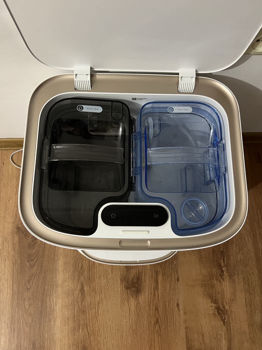 Робот-пилосос миючий