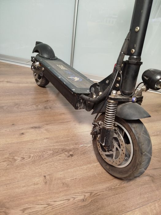 электросамокат Like.Bike Solo с мощным двигателем 1000 Вт и 10,5-дюймовыми колесами
