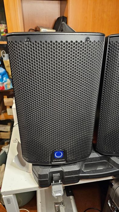 Dwie kolumny aktywne turbosound IQ8 2500w