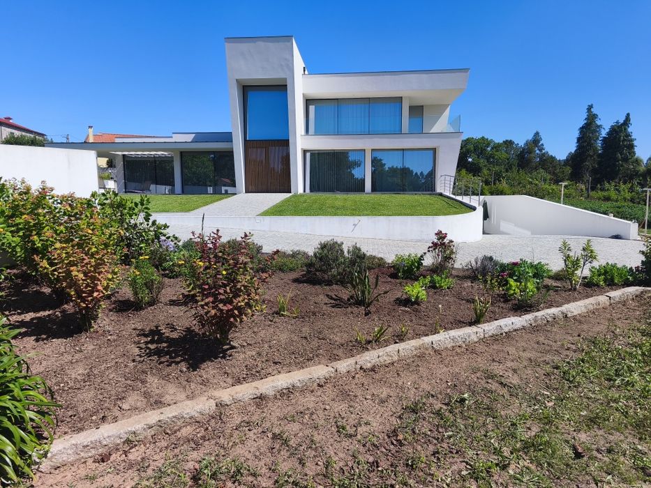 Jardinagem e Limpeza de Terrenos (Pequeno/Médio Porte) – Rápido e Económico