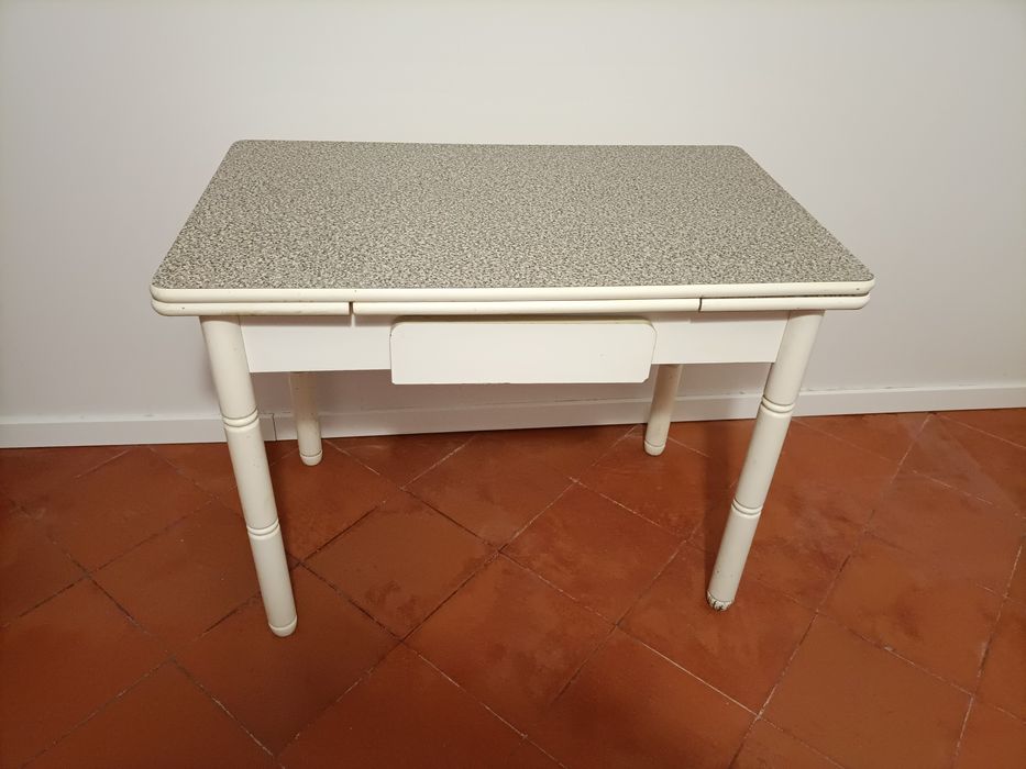 Mesa de cozinha extensível