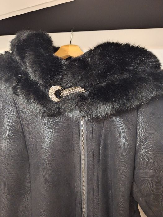 Дублянка чорного кольору