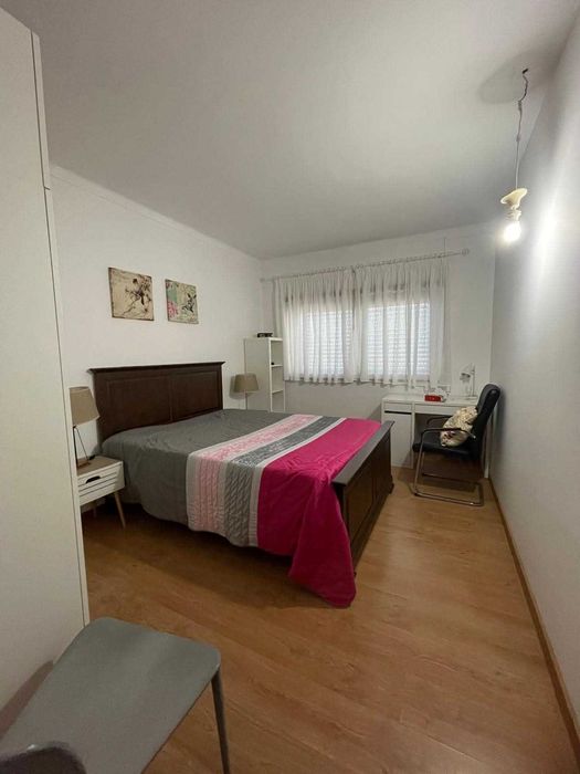 Quarto para arrendar em Coimbra no Bairro Norton de Matos, junto à rua do Brasil e á Estação do Metro