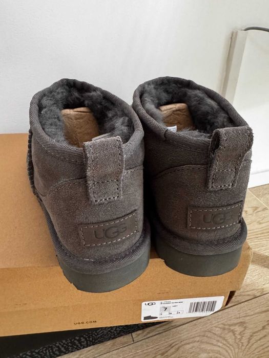 UGG Classic Ultra mini R.37
