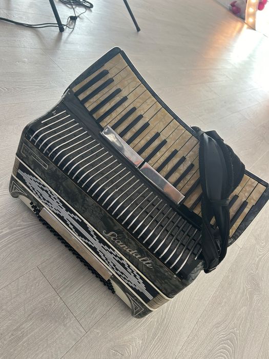 Akordeon Scandalli scott wood II