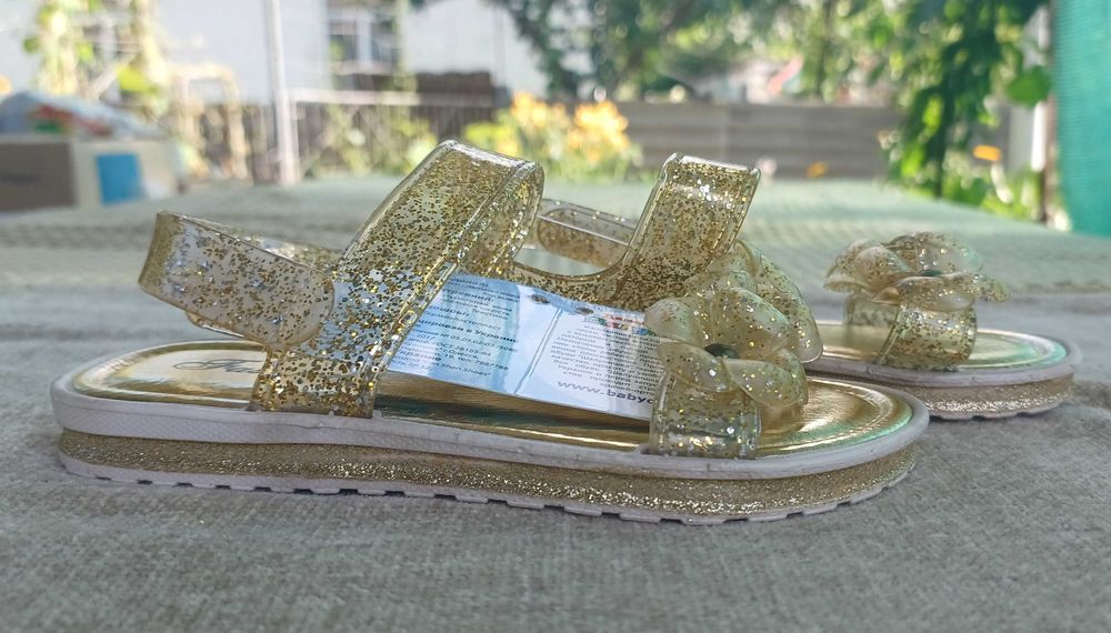 Босоніжки дитячі (для дівчаток)