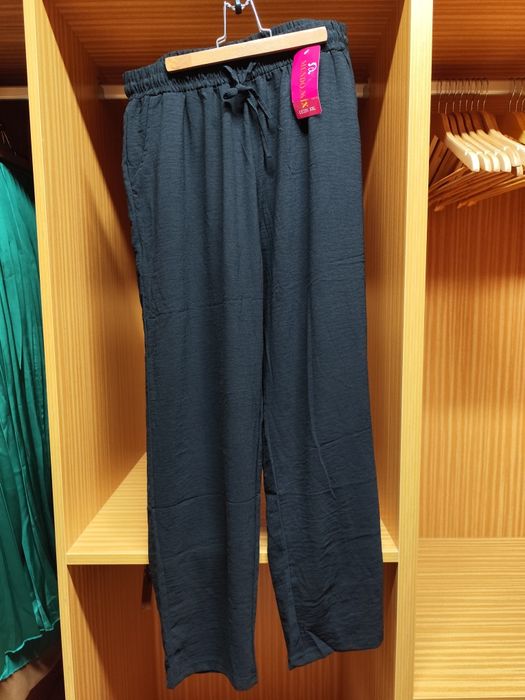 Calças pretas fluídas