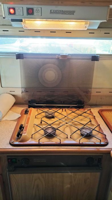 Autocaravana em bom estado geral Duas camas