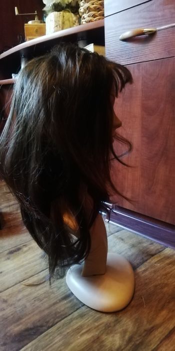 Sprzedam piękną perukę z ludzkich włosów, super jakość.